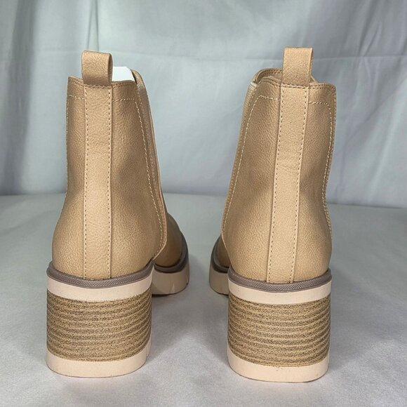 NWT MIA Women's Panola Stacked Heel Lug Sole Chelsea Booties In Neutral - Picture 4 of 7
